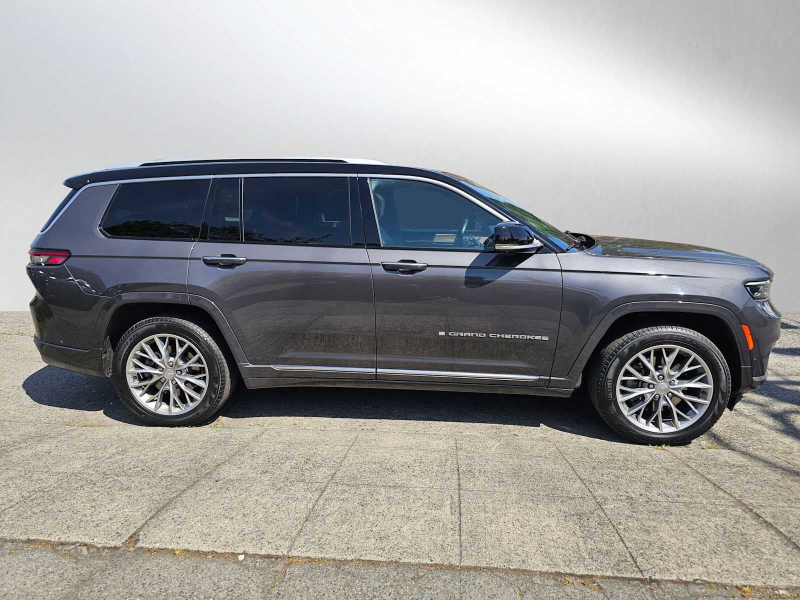 2022 Jeep Grand Cherokee L Summit