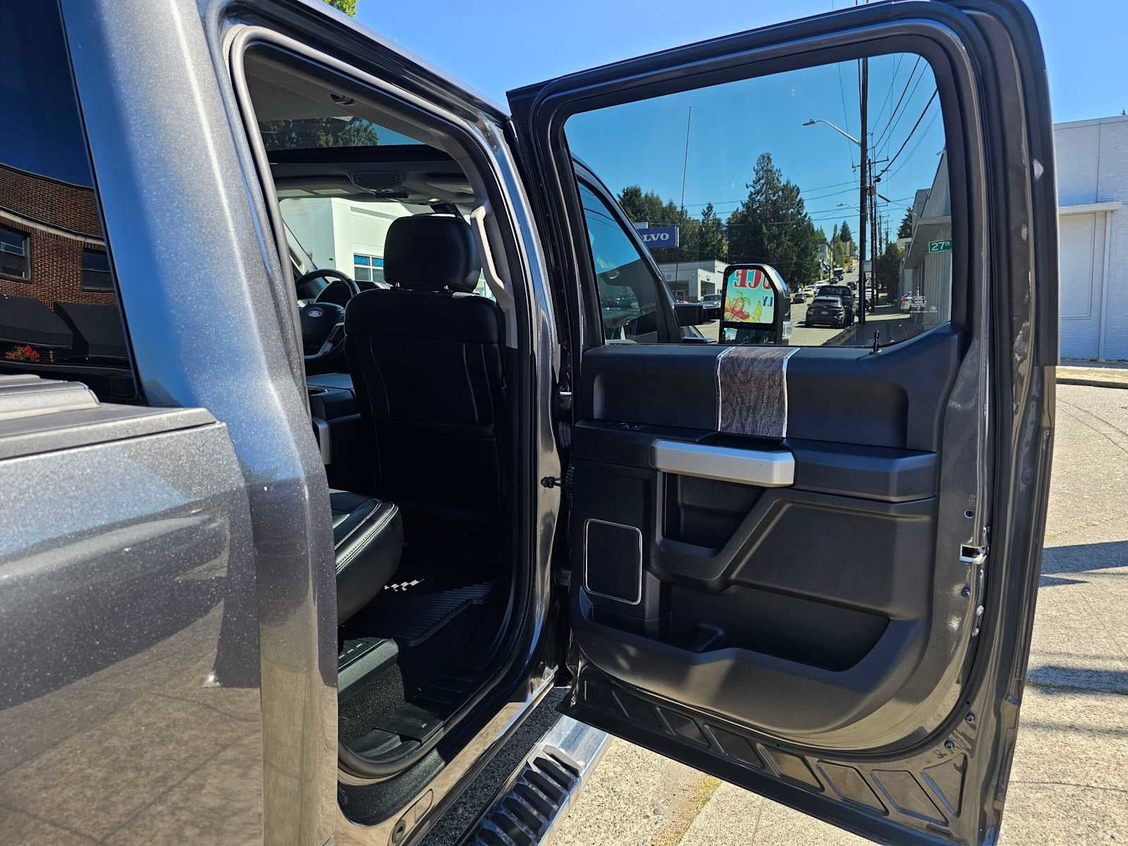 2018 Ford Super Duty F-350 SRW Pickup LARIAT