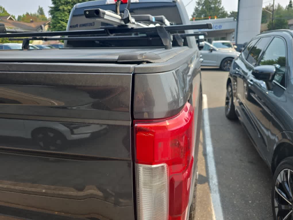 2018 Ford Super Duty F-350 SRW Pickup LARIAT
