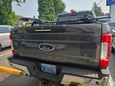 2018 Ford Super Duty F-350 SRW Pickup LARIAT