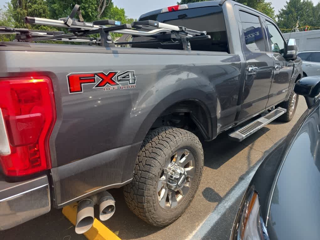 2018 Ford Super Duty F-350 SRW Pickup LARIAT