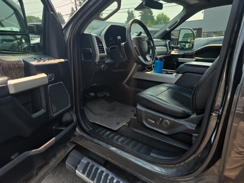 2018 Ford Super Duty F-350 SRW Pickup LARIAT