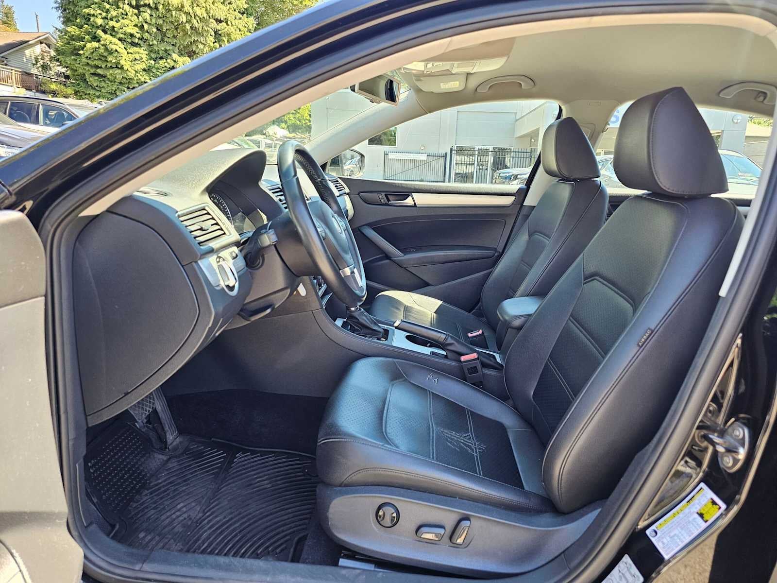 2013 Volkswagen Passat SE