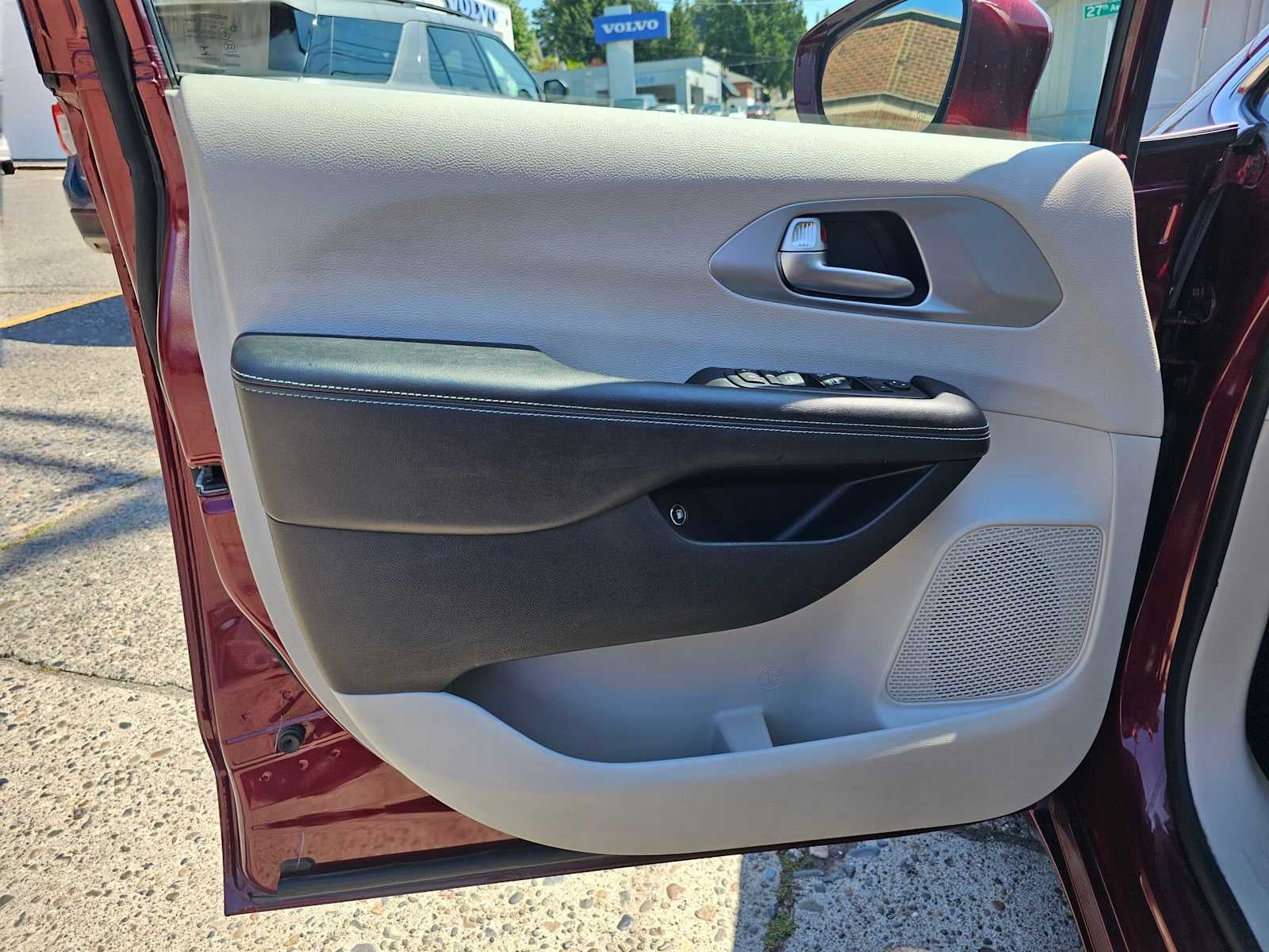 2018 Chrysler Pacifica Hybrid Touring L
