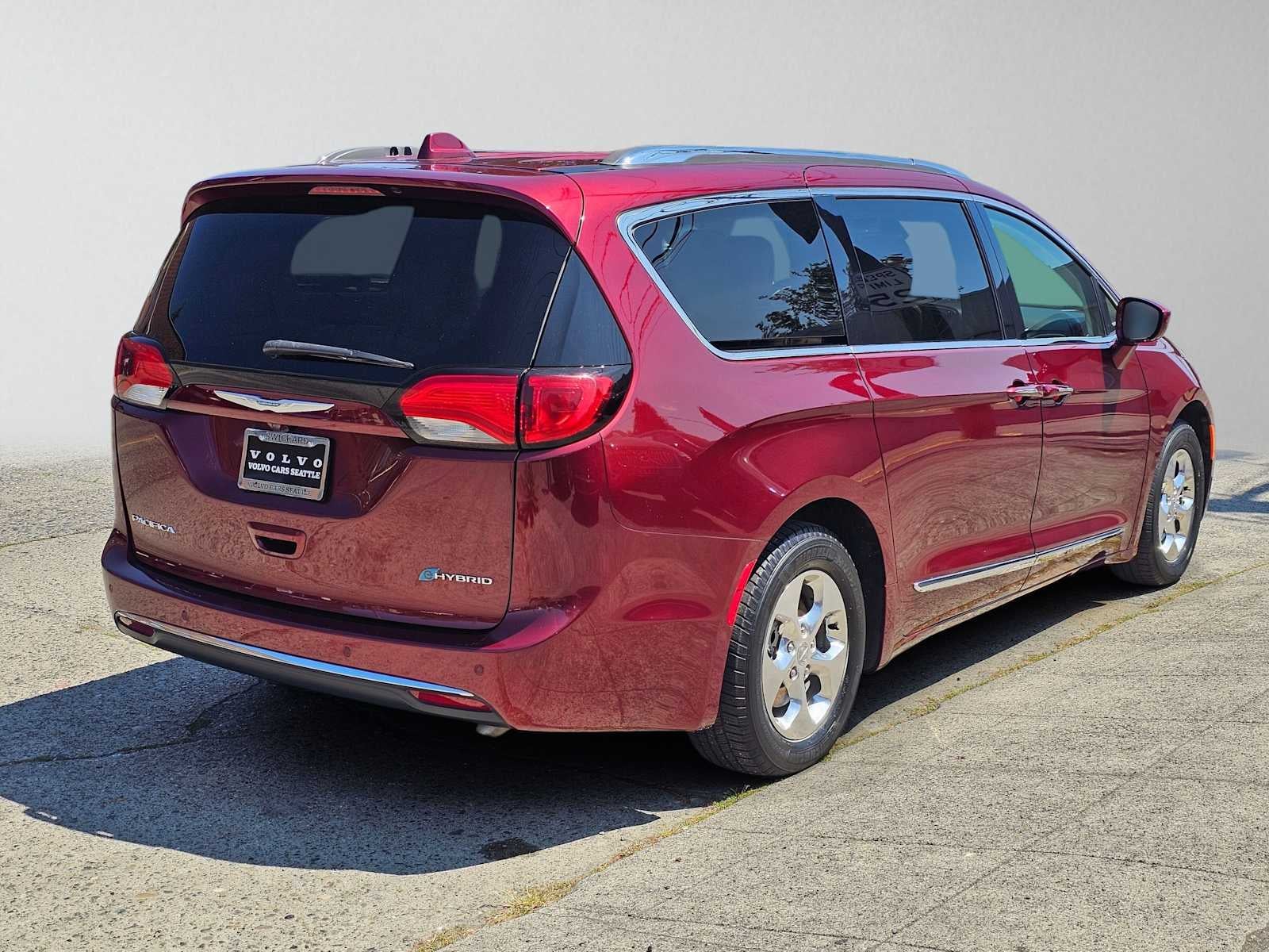 2018 Chrysler Pacifica Hybrid Touring L
