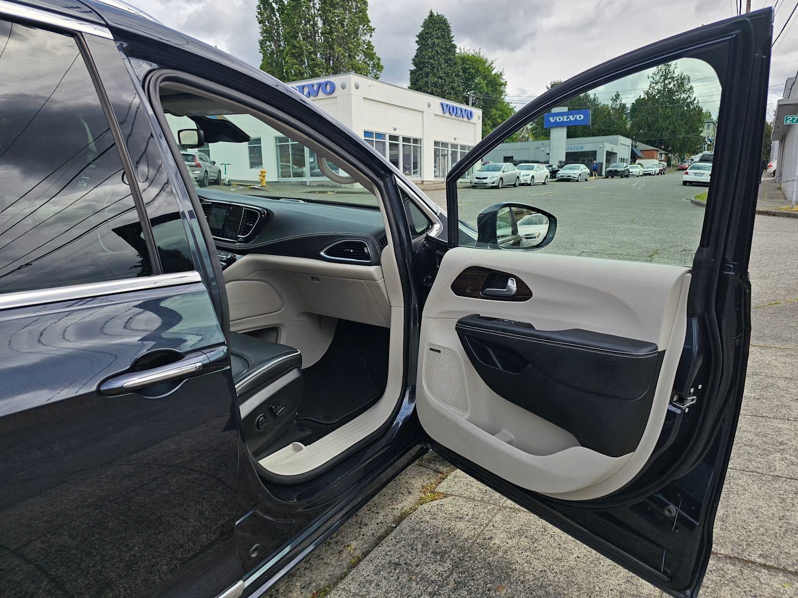 2021 Chrysler Pacifica Hybrid Limited