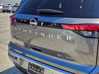 2025 Nissan Pathfinder SL