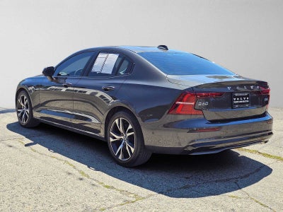 2024 Volvo S60 Plus Dark Theme