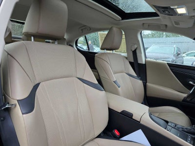 2019 Lexus ES Luxury