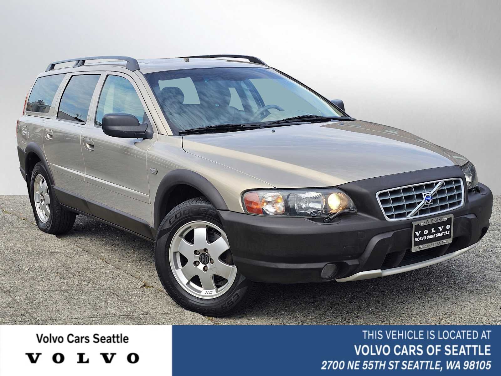 2004 Volvo V70 Base