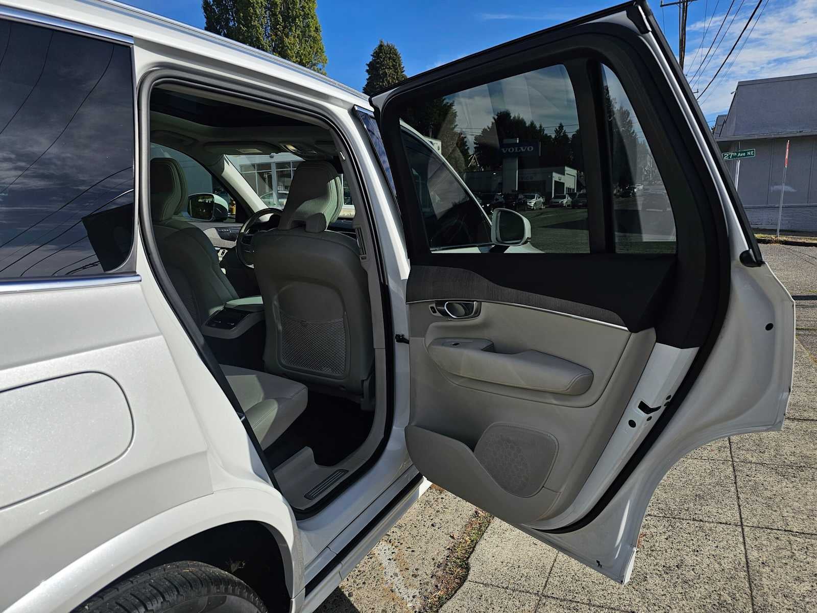 2023 Volvo XC90 Plus