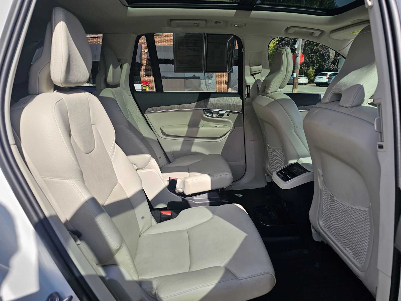 2023 Volvo XC90 Plus