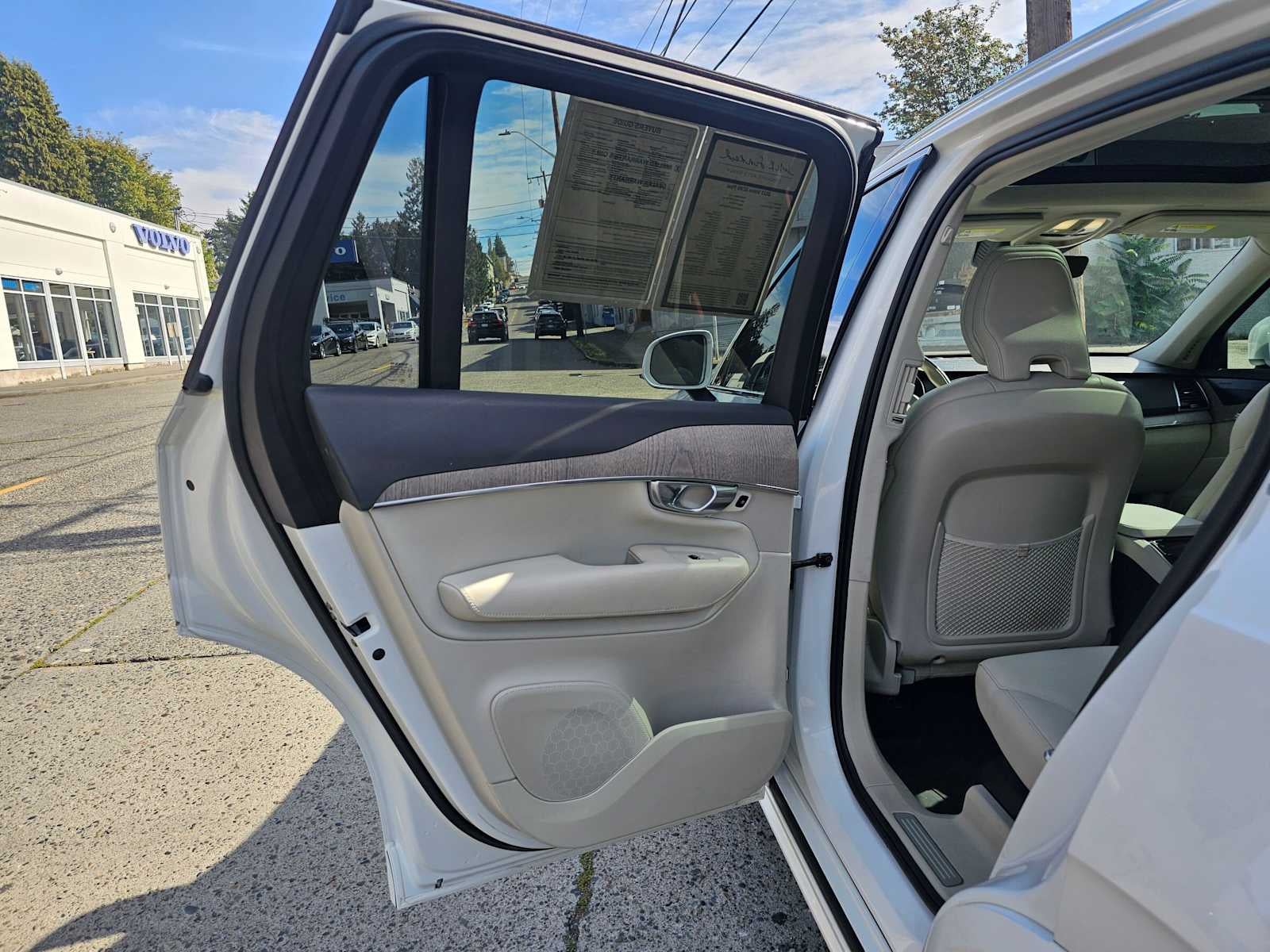 2023 Volvo XC90 Plus