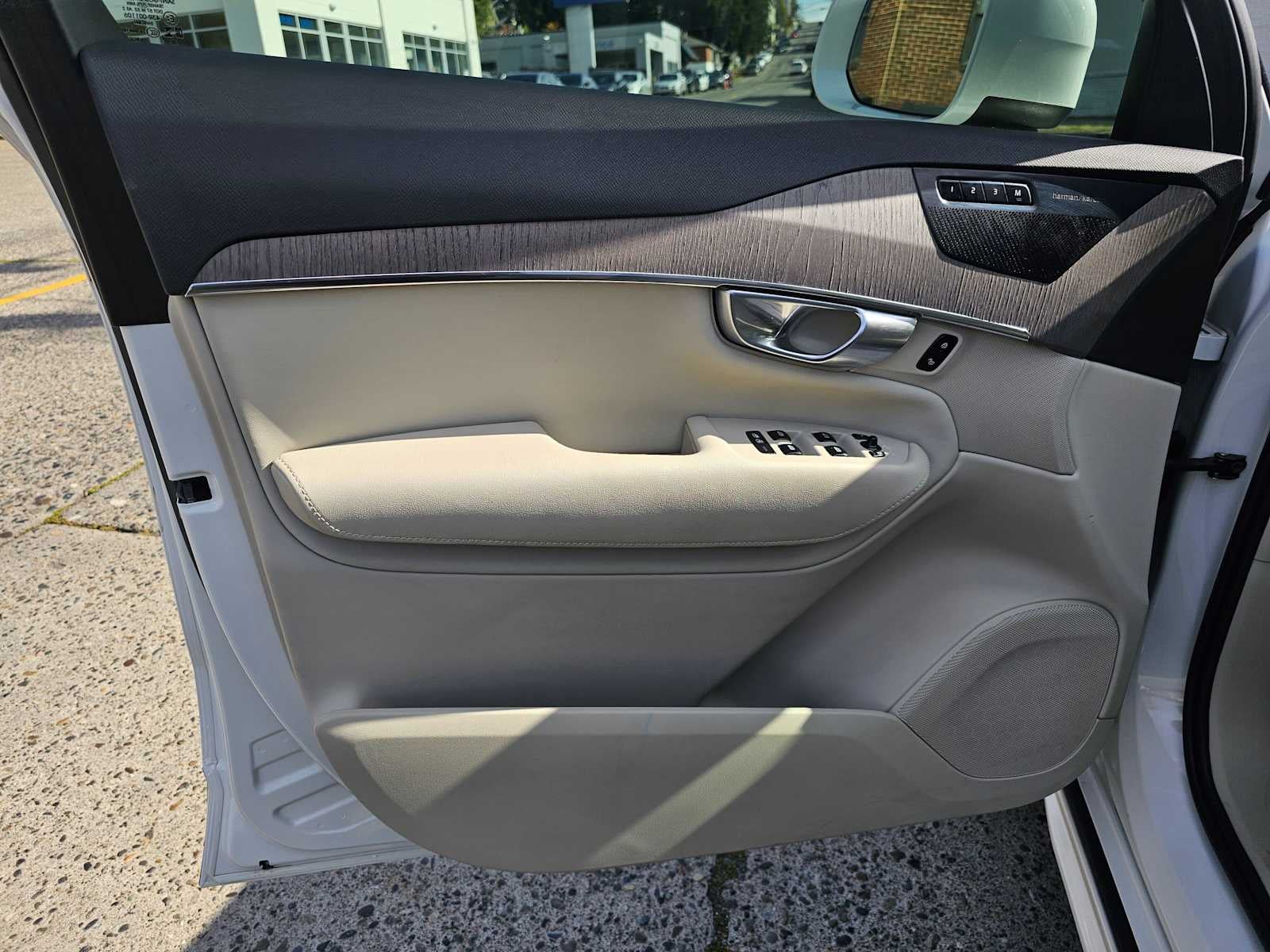2023 Volvo XC90 Plus