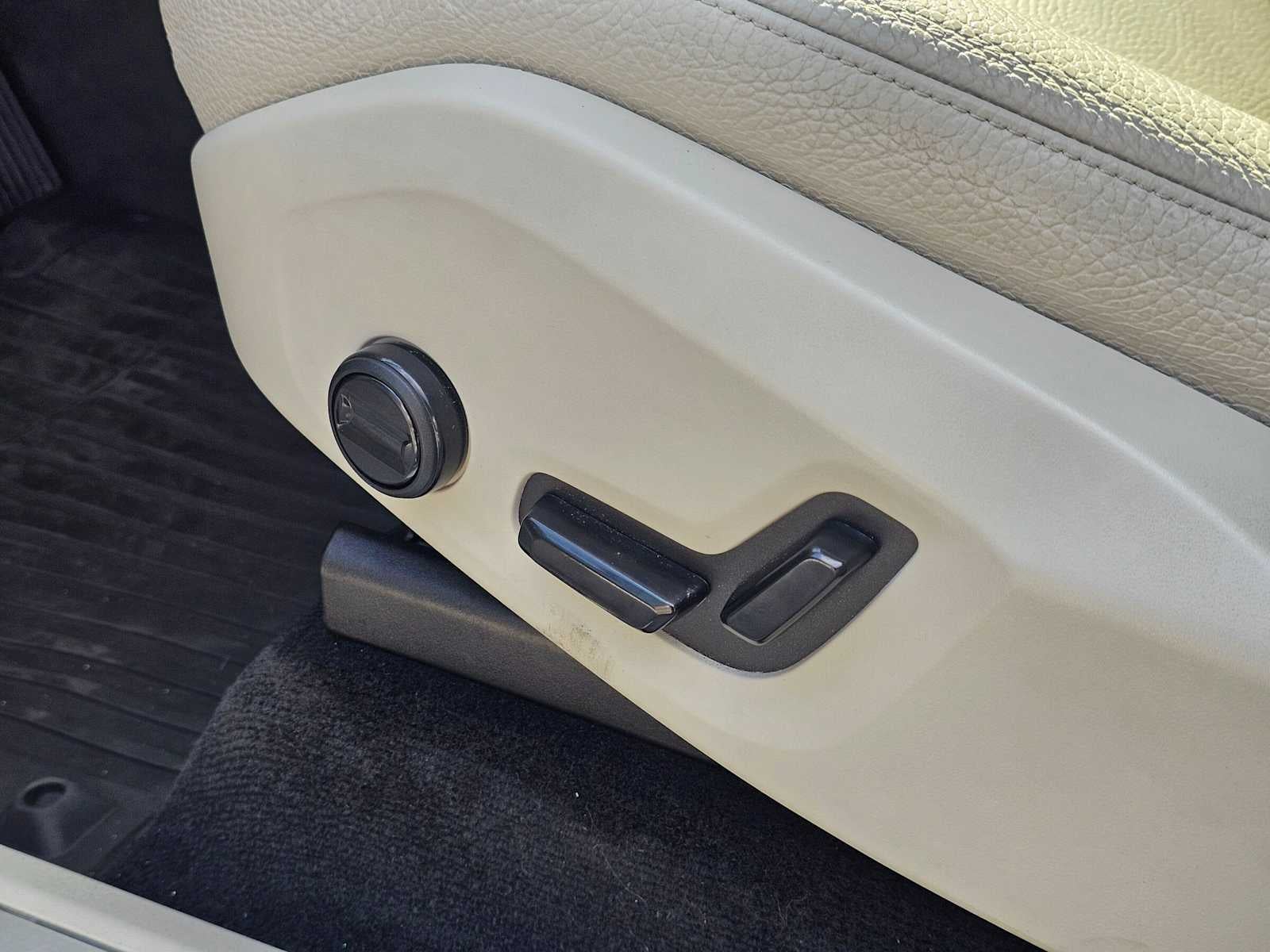 2023 Volvo XC90 Plus