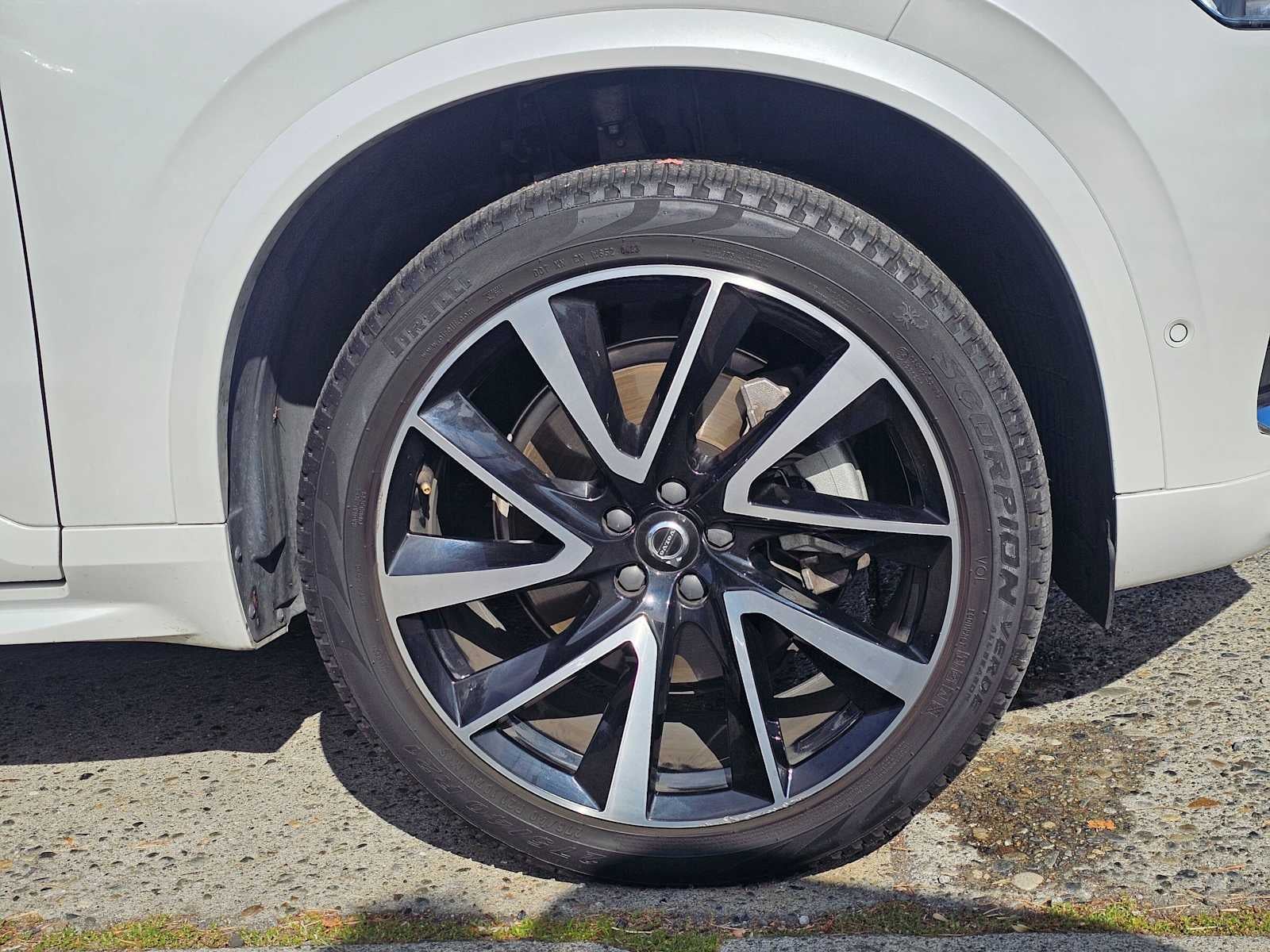 2023 Volvo XC90 Plus
