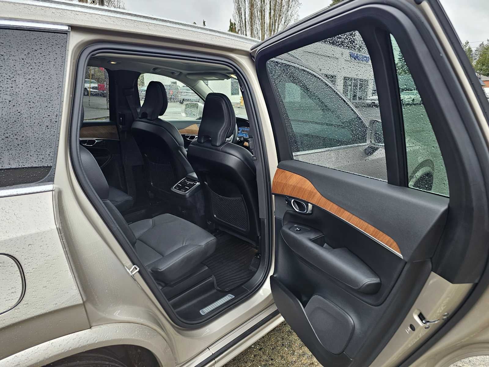 2025 Volvo XC90 Plus