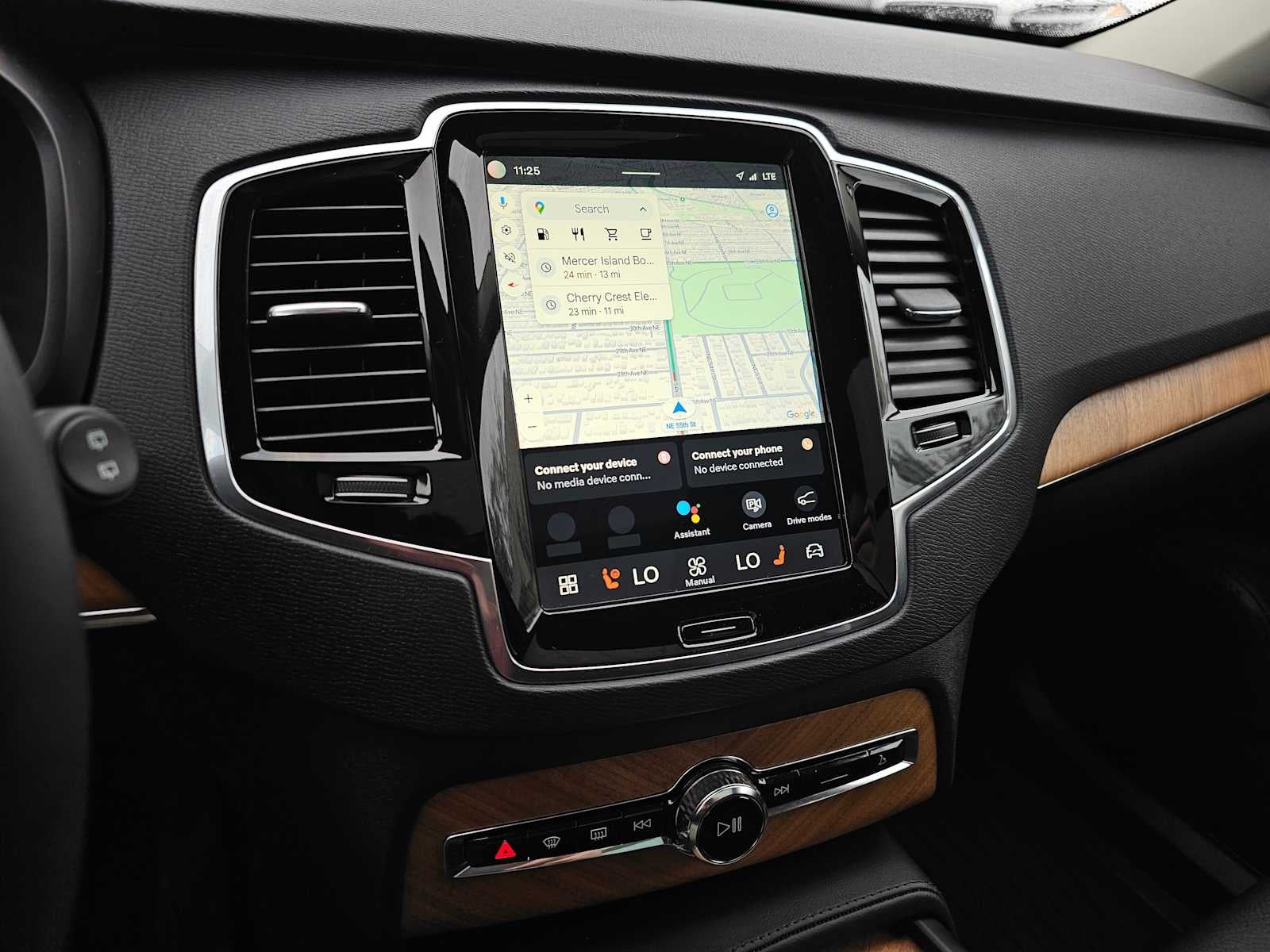 2025 Volvo XC90 Plus