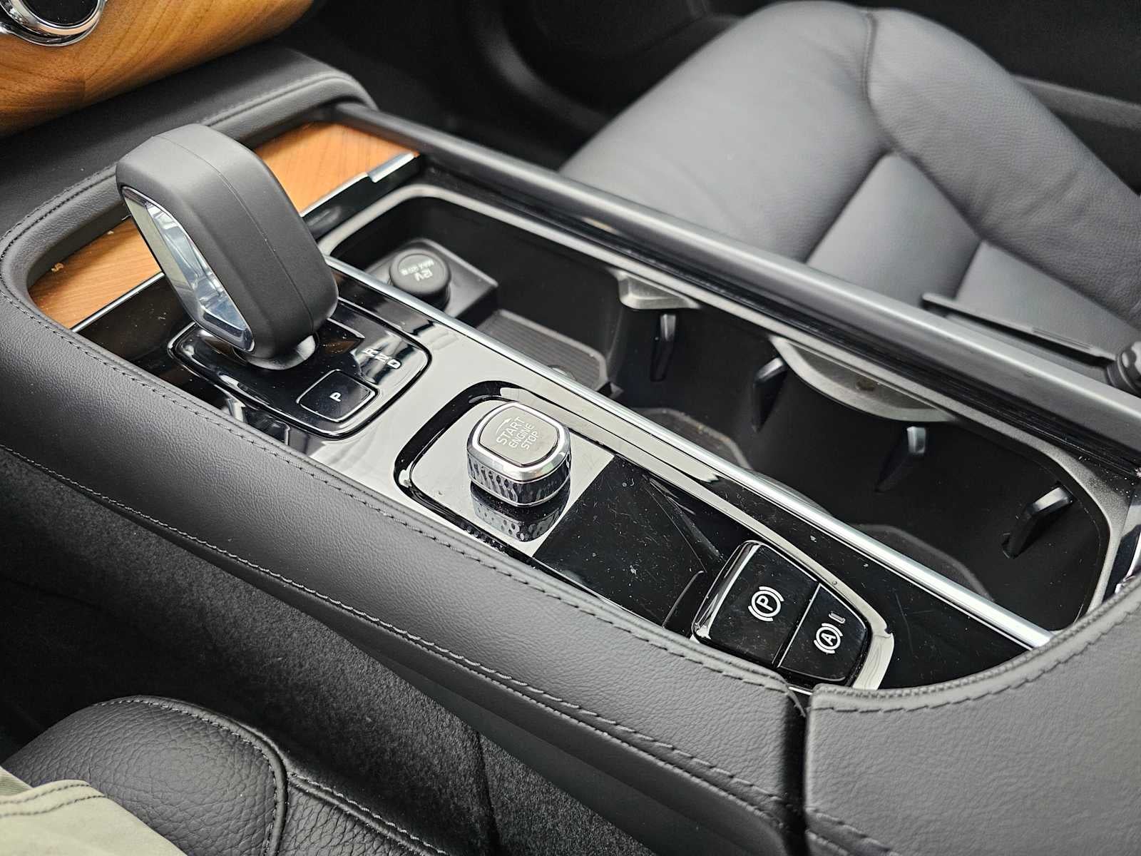 2025 Volvo XC90 Plus