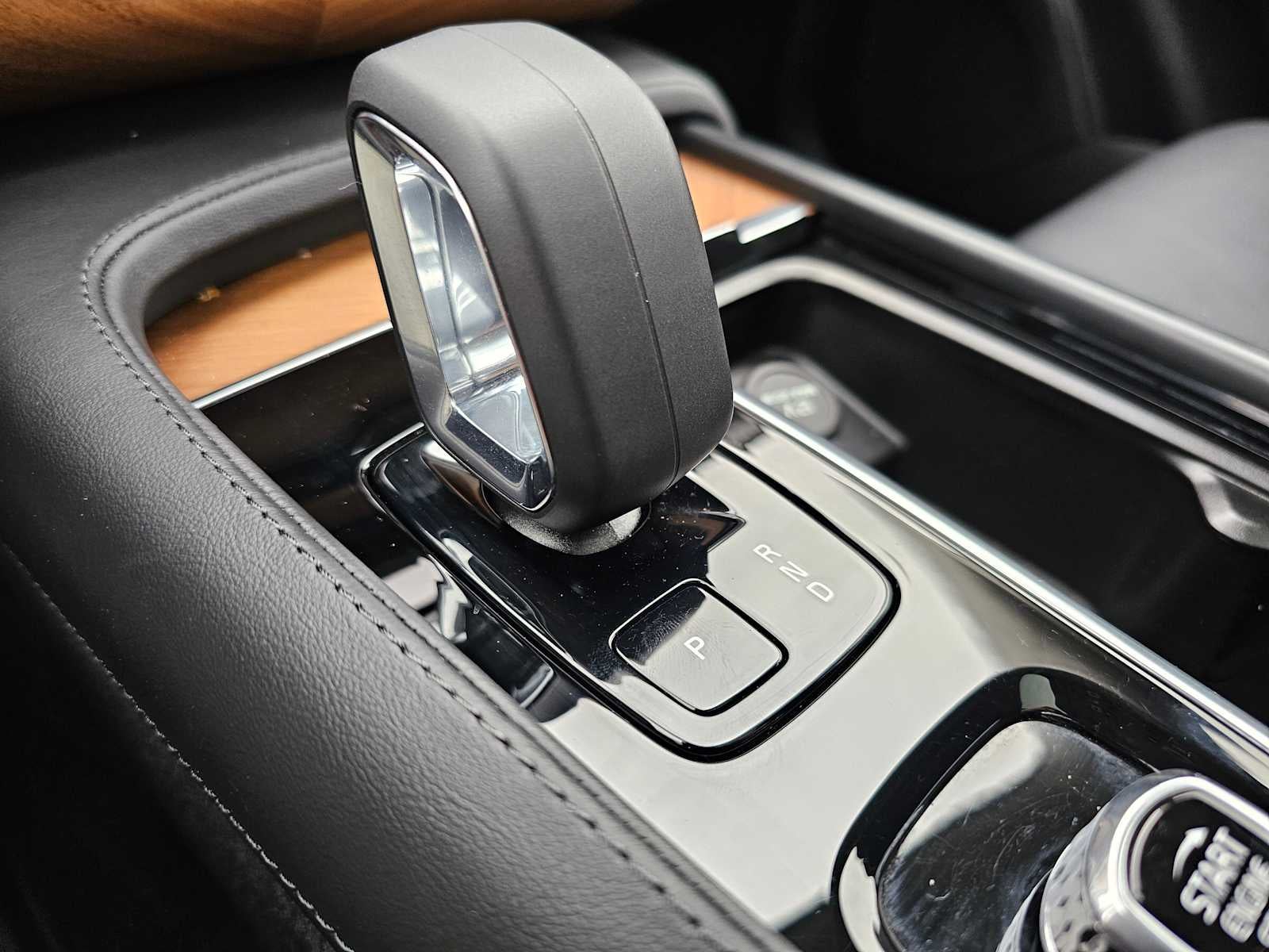 2025 Volvo XC90 Plus