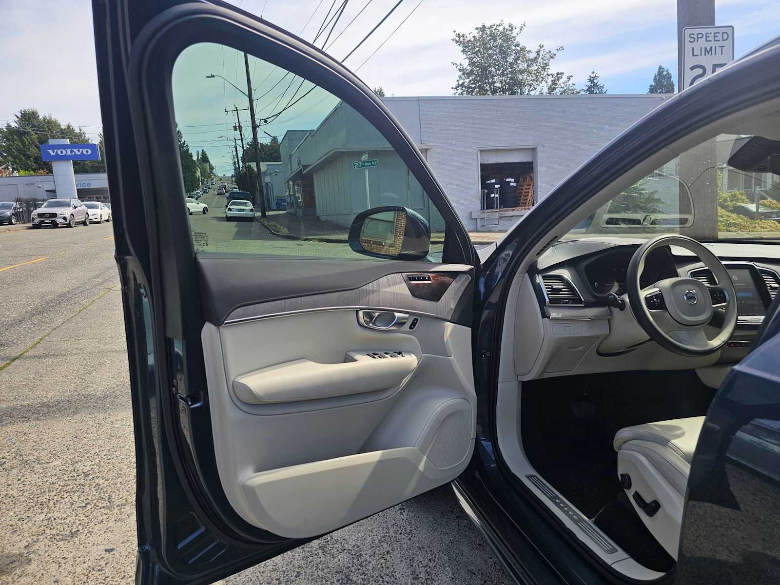 2025 Volvo XC90 Ultra