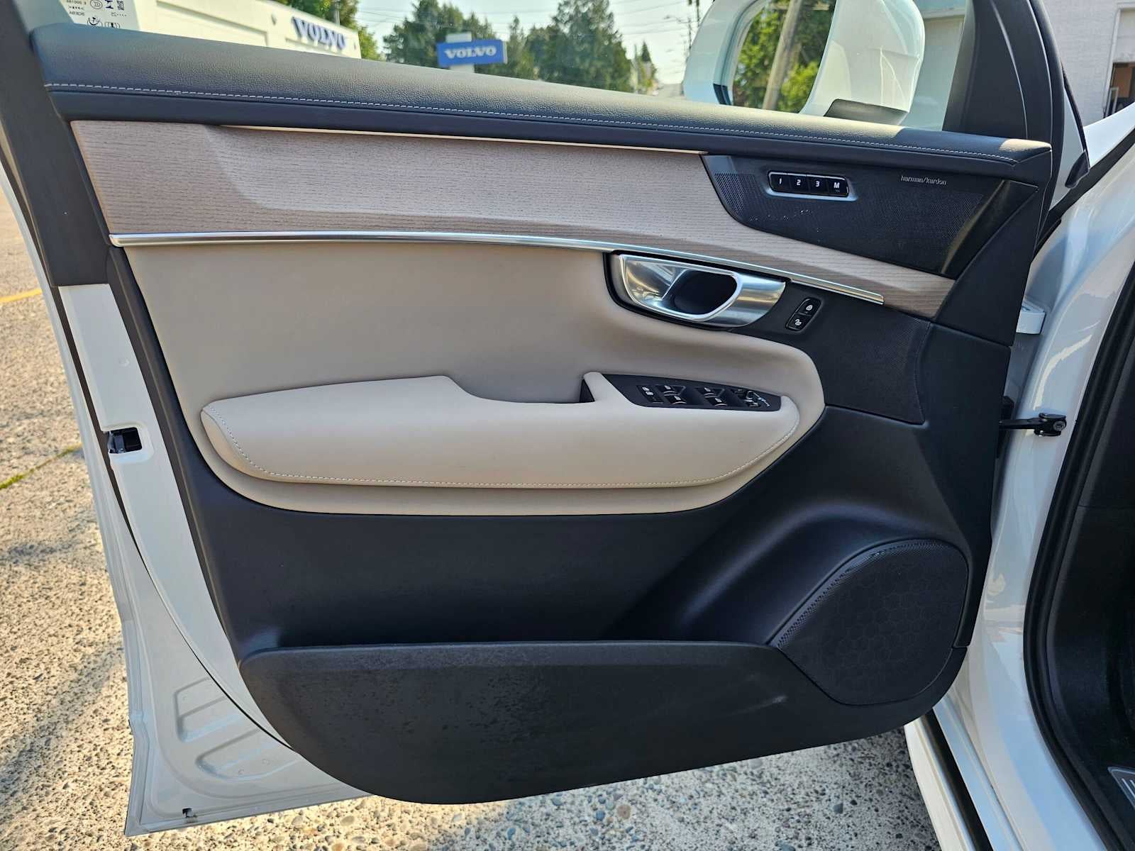 2026 Volvo XC90 Plus