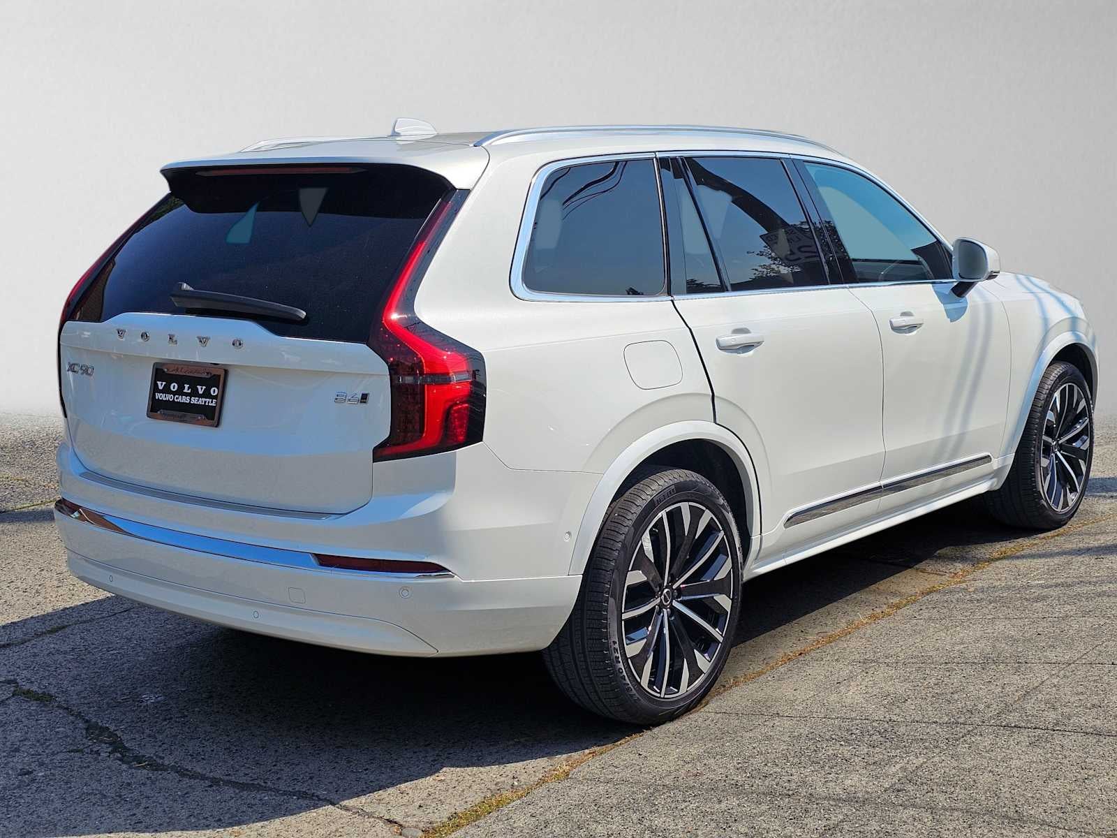 2026 Volvo XC90 Plus