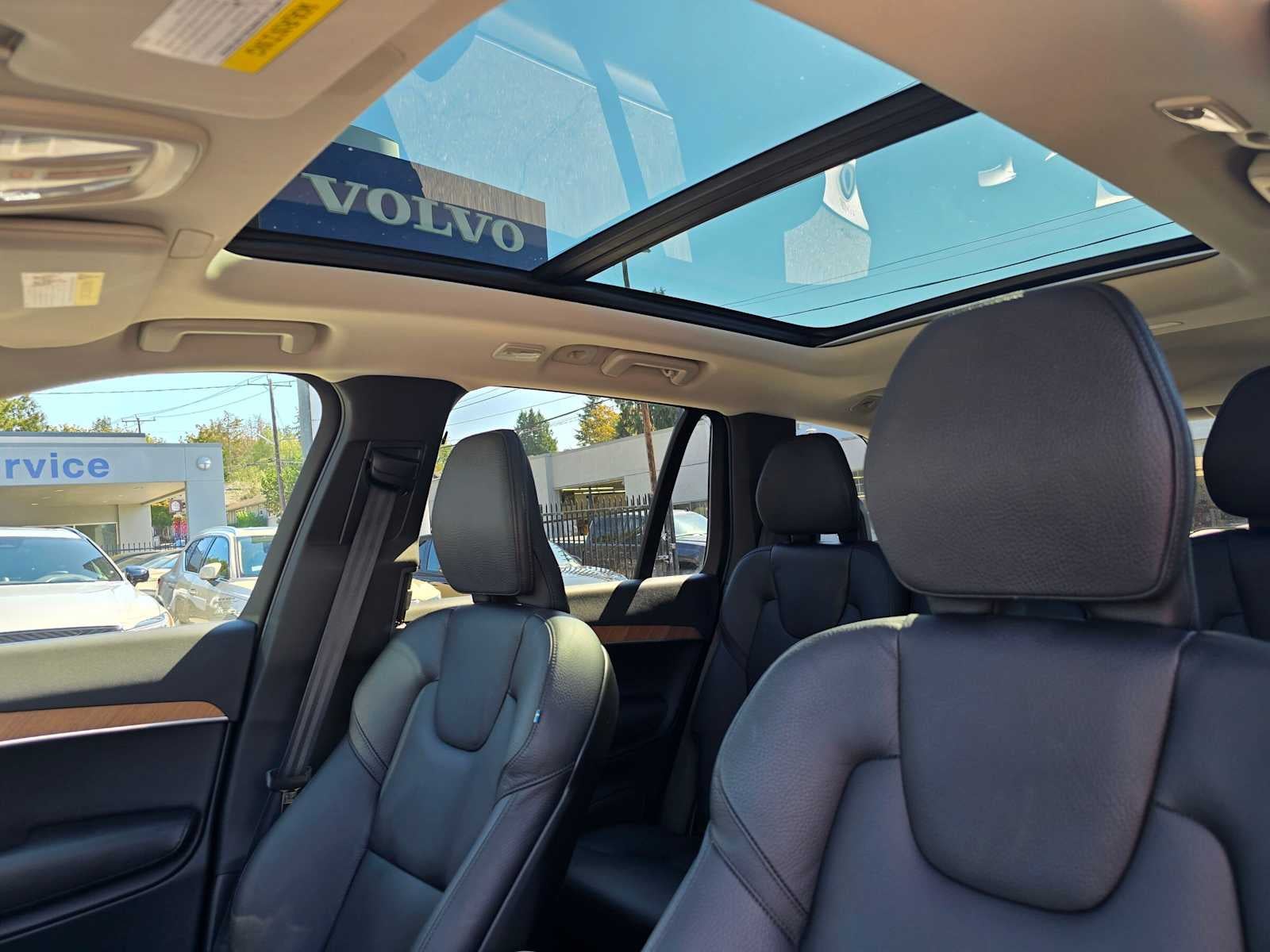 2024 Volvo XC90 Plus Bright Theme