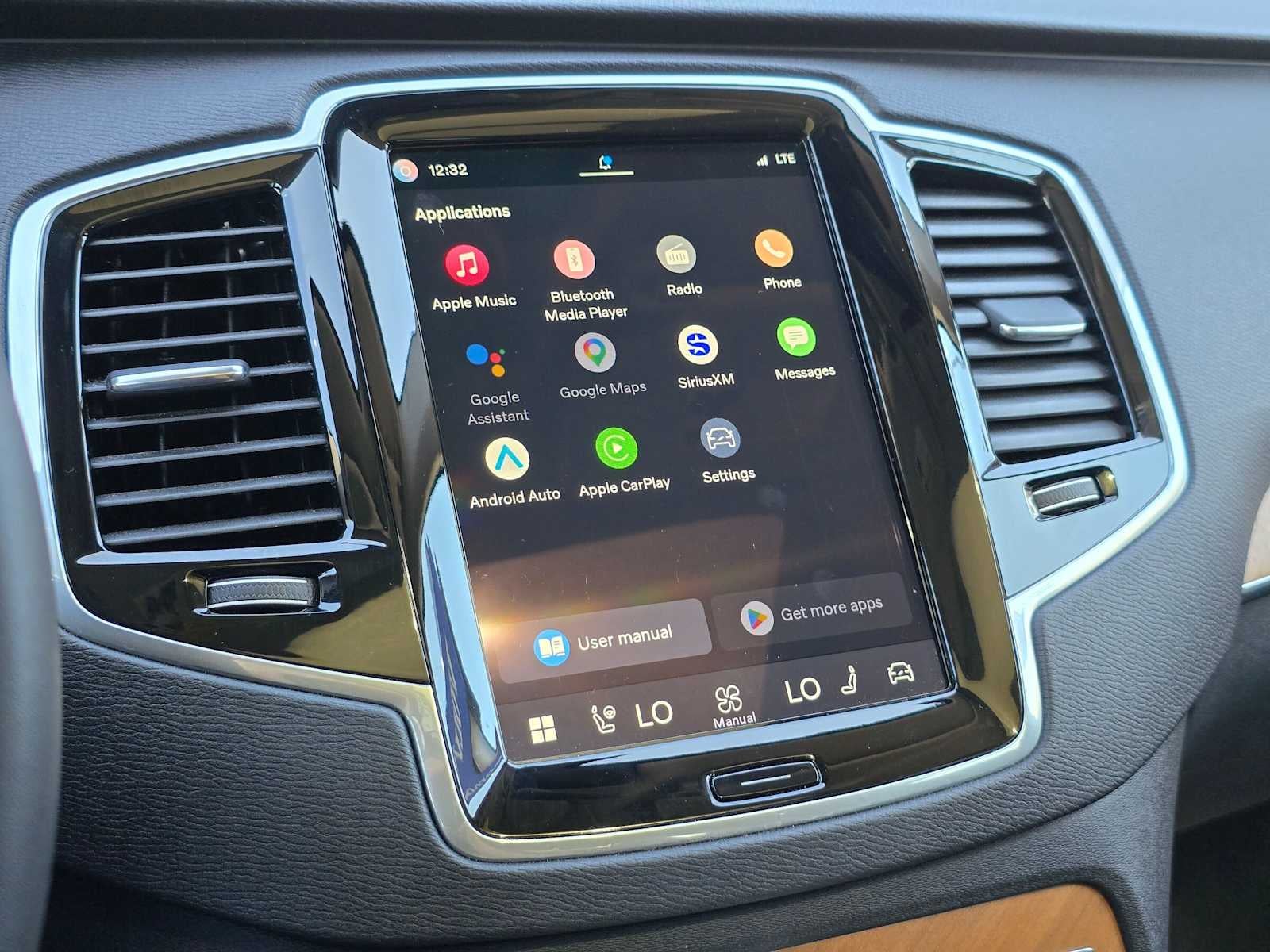 2024 Volvo XC90 Plus Bright Theme