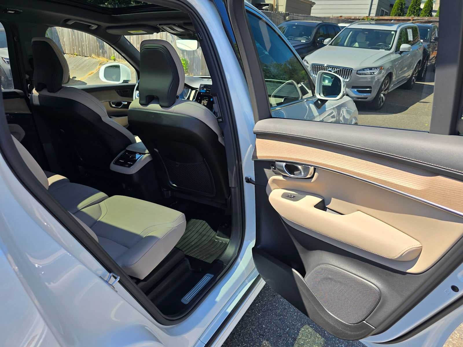 2026 Volvo XC90 Plus