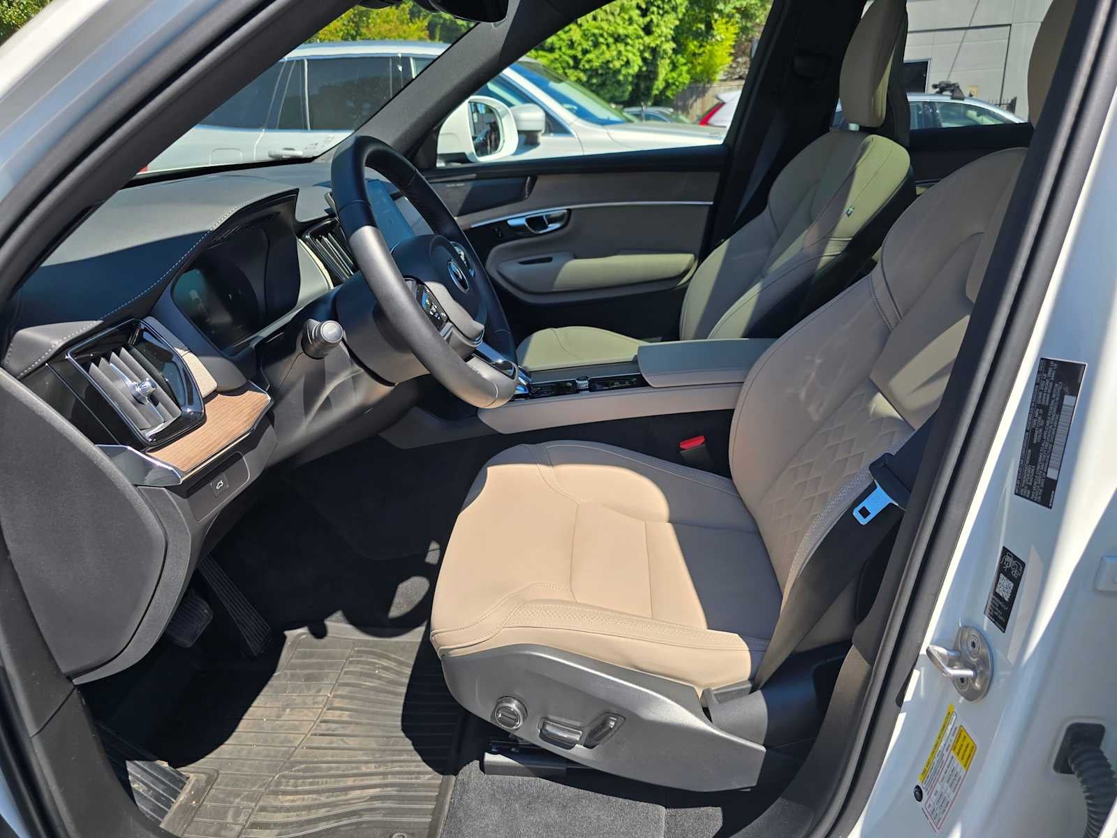2026 Volvo XC90 Plus