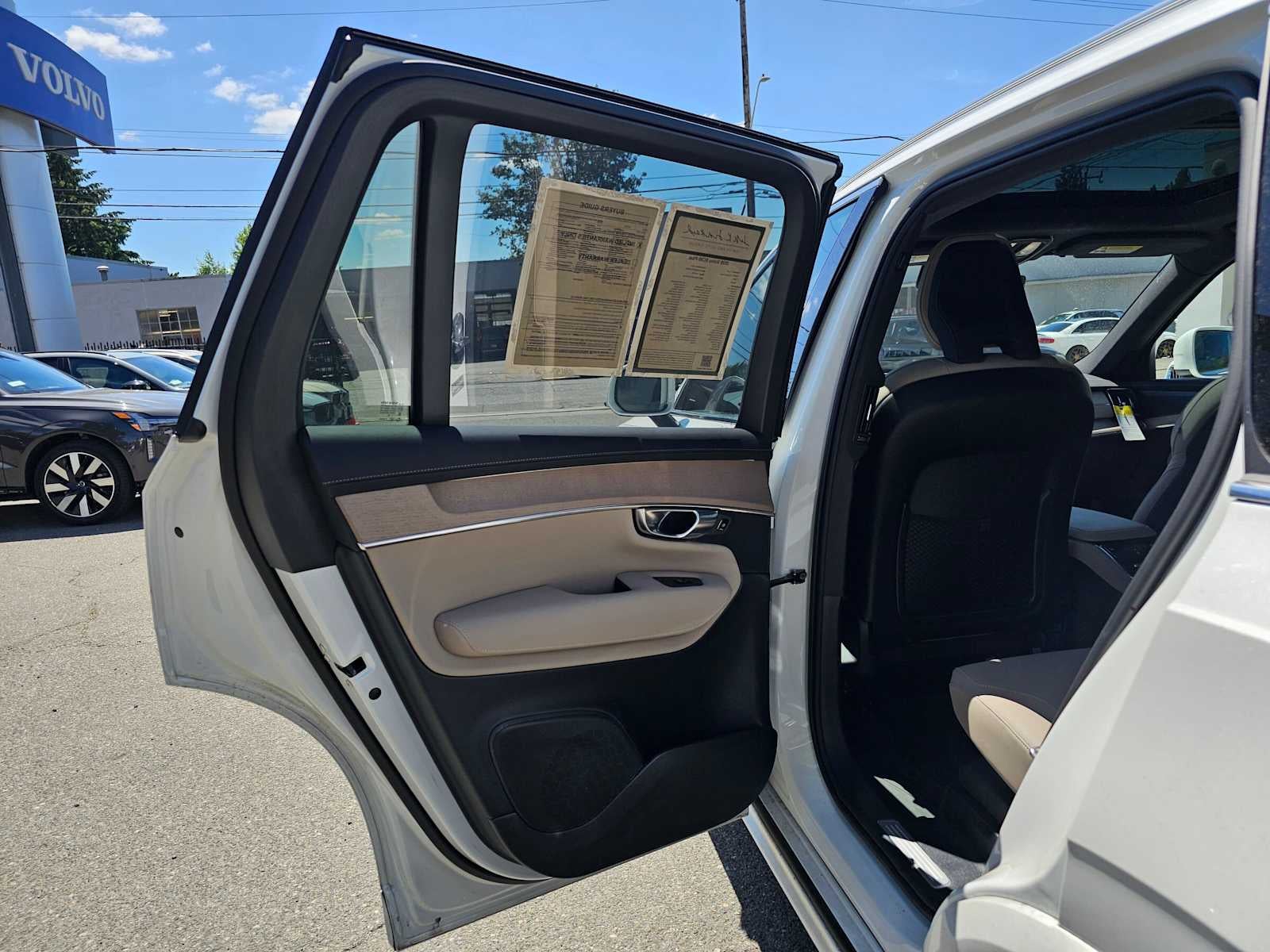 2026 Volvo XC90 Plus