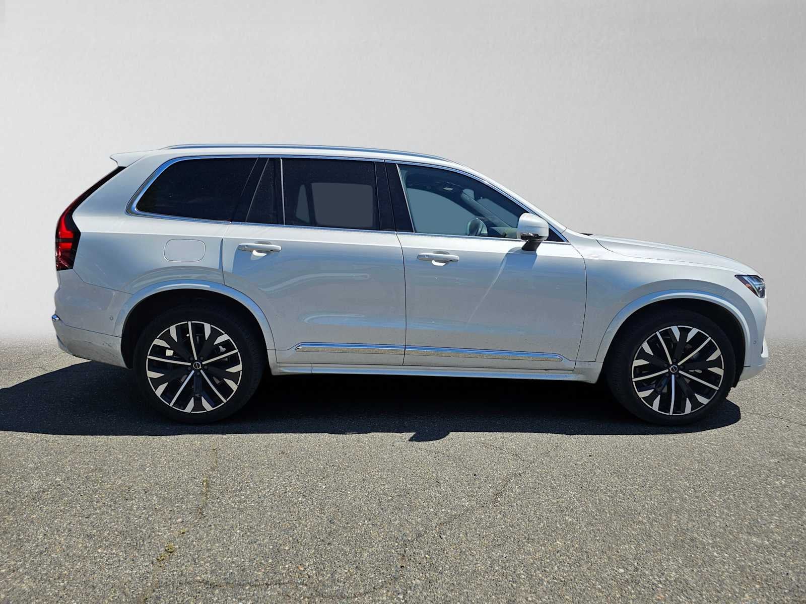 2026 Volvo XC90 Plus