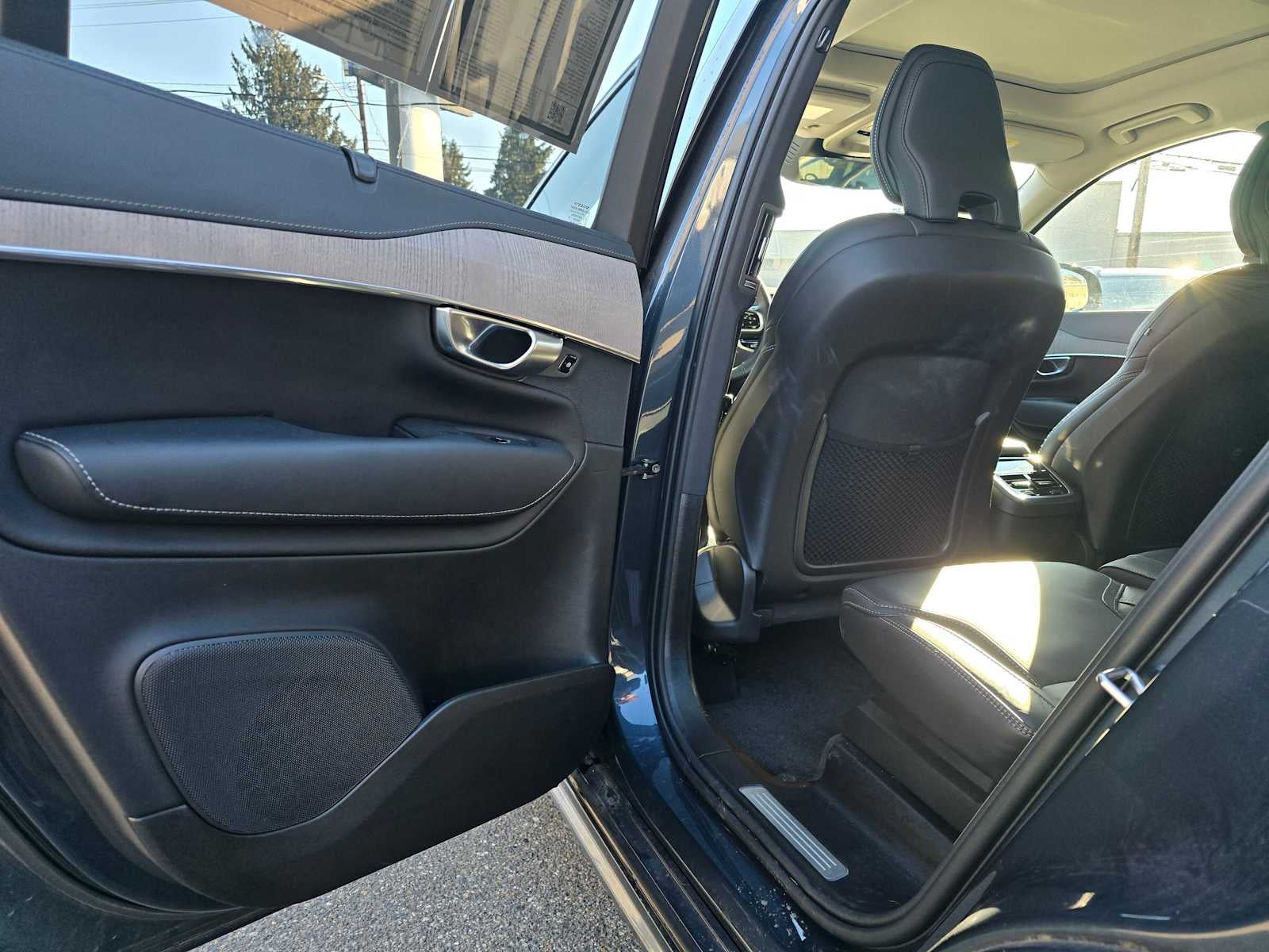 2024 Volvo XC90 Ultimate Bright Theme