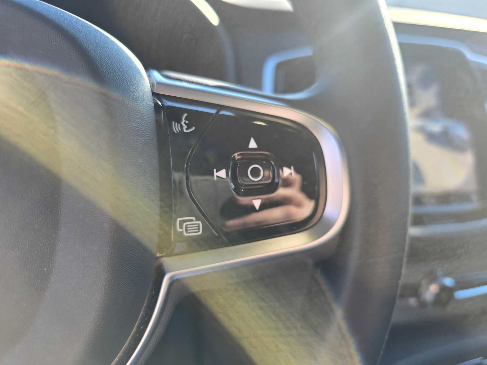 2024 Volvo XC90 Ultimate Bright Theme