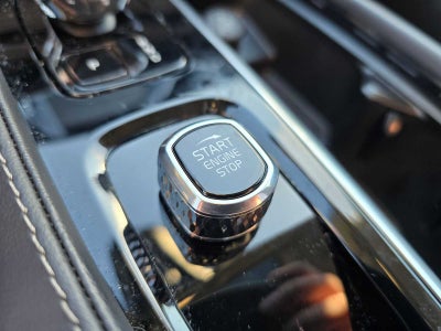 2024 Volvo XC90 Ultimate Bright Theme