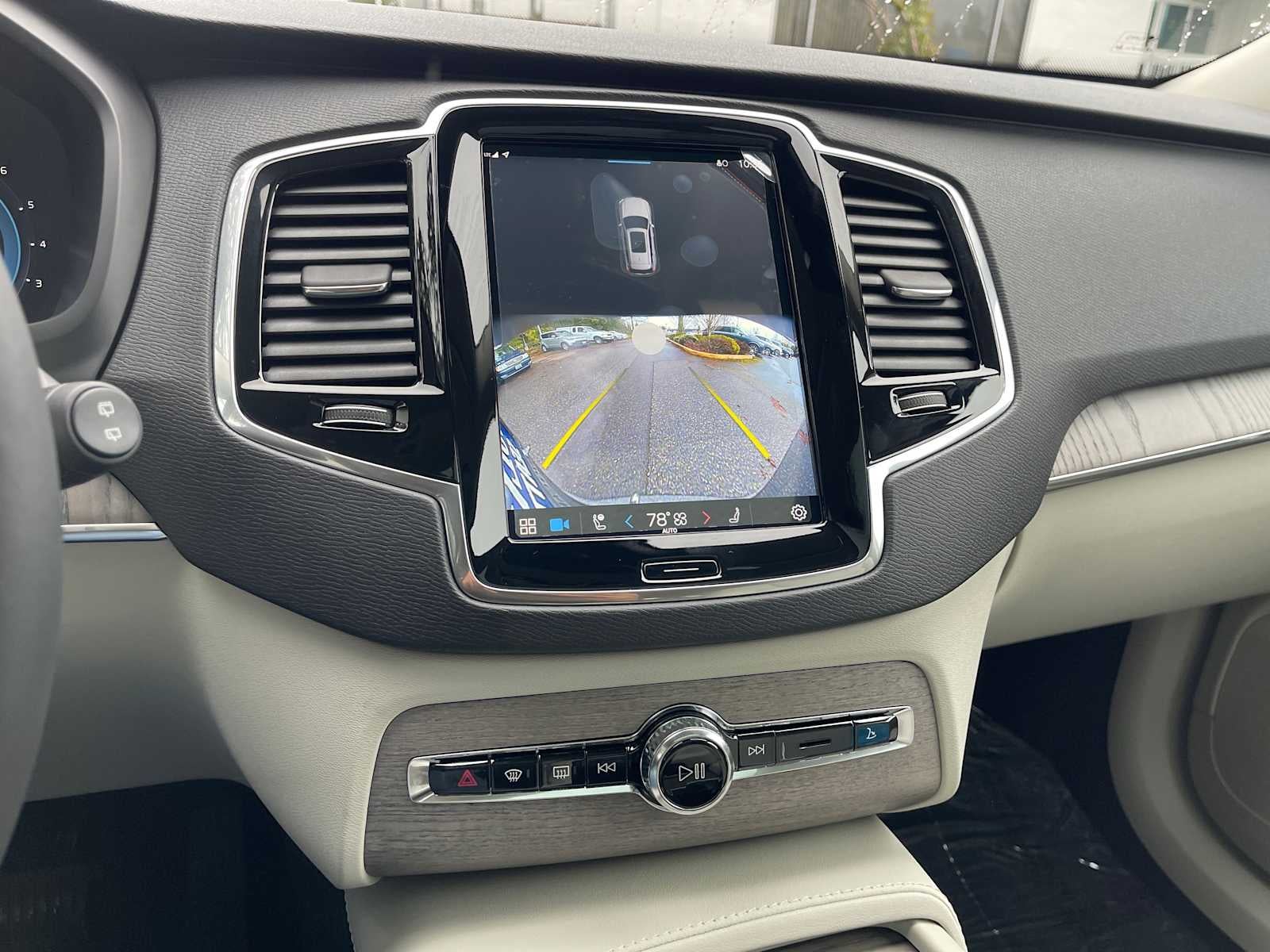 2023 Volvo XC90 Plus