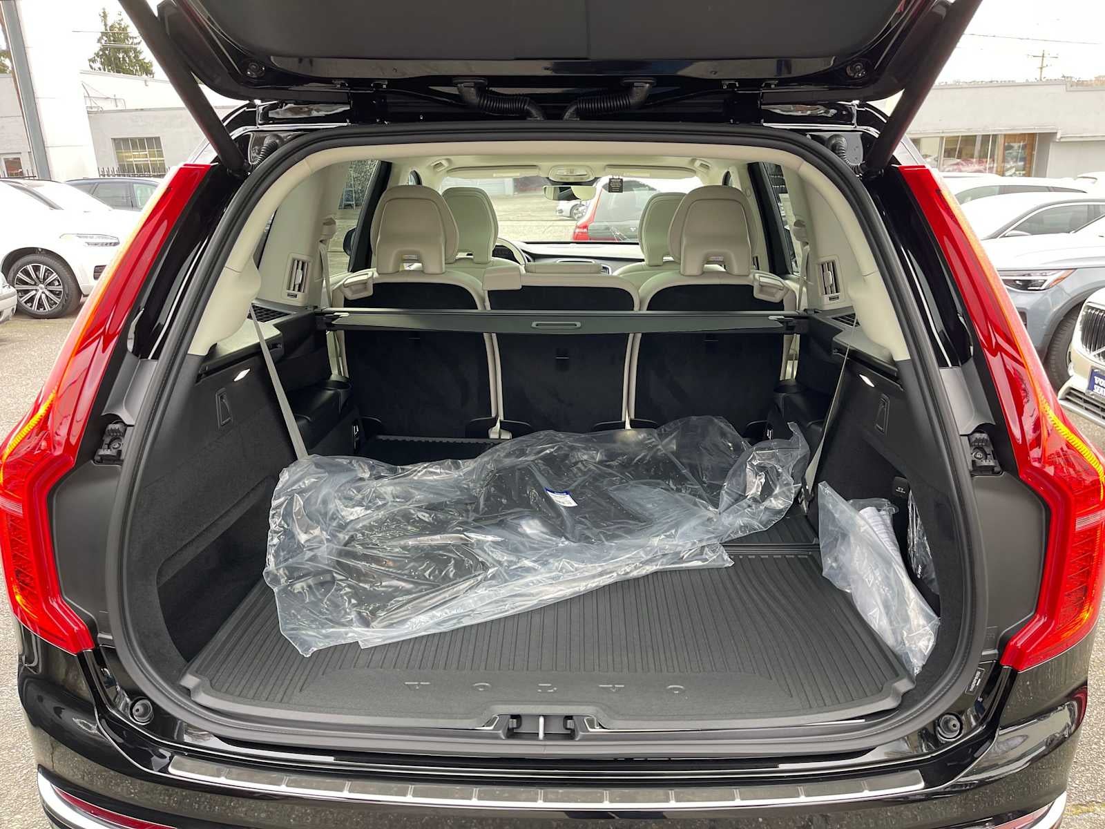 2023 Volvo XC90 Plus