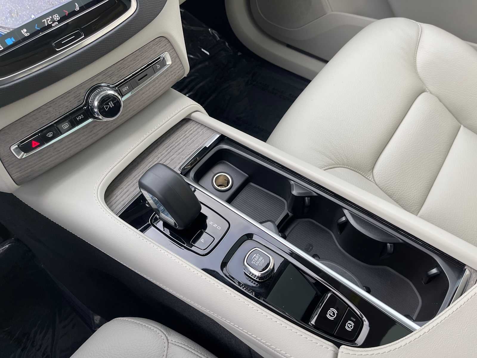 2023 Volvo XC90 Plus