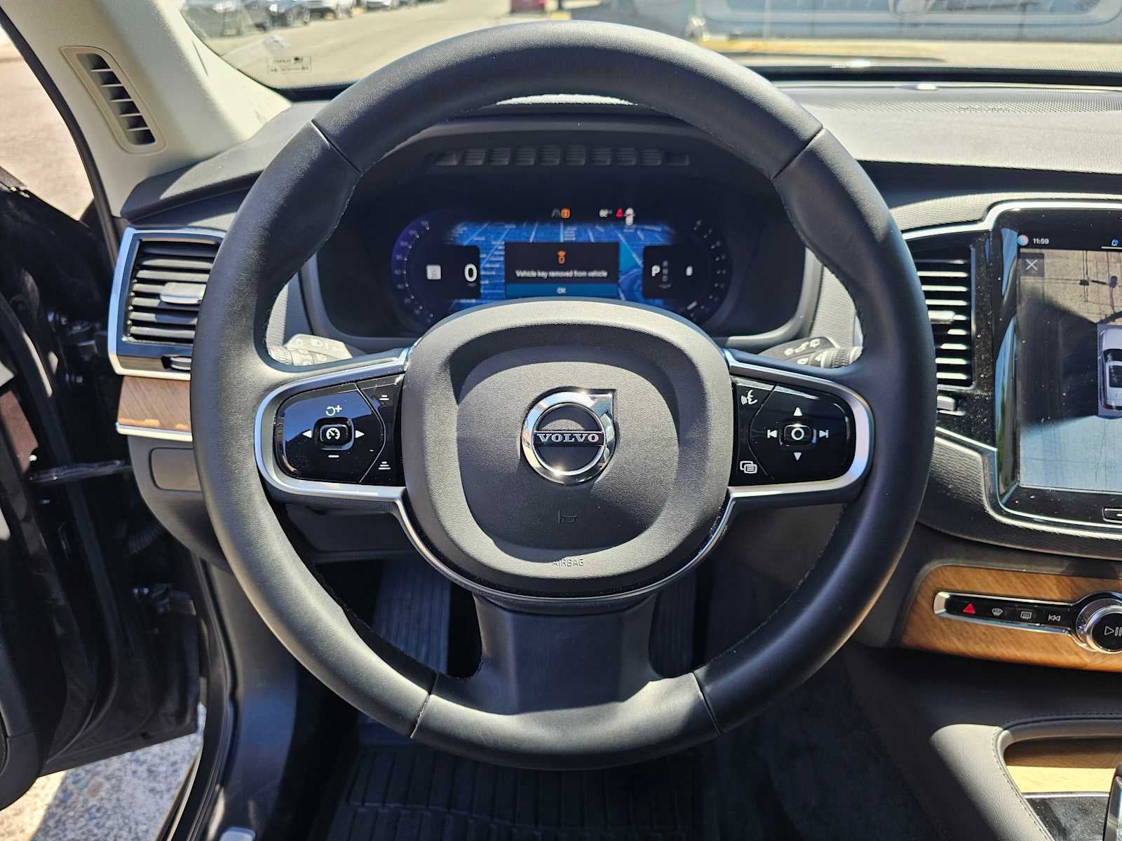 2023 Volvo XC90 Plus