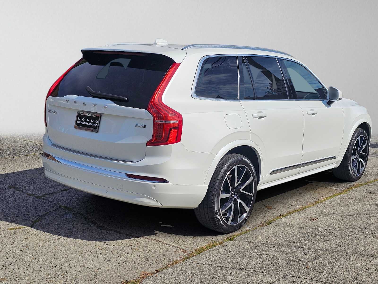 2023 Volvo XC90 Plus