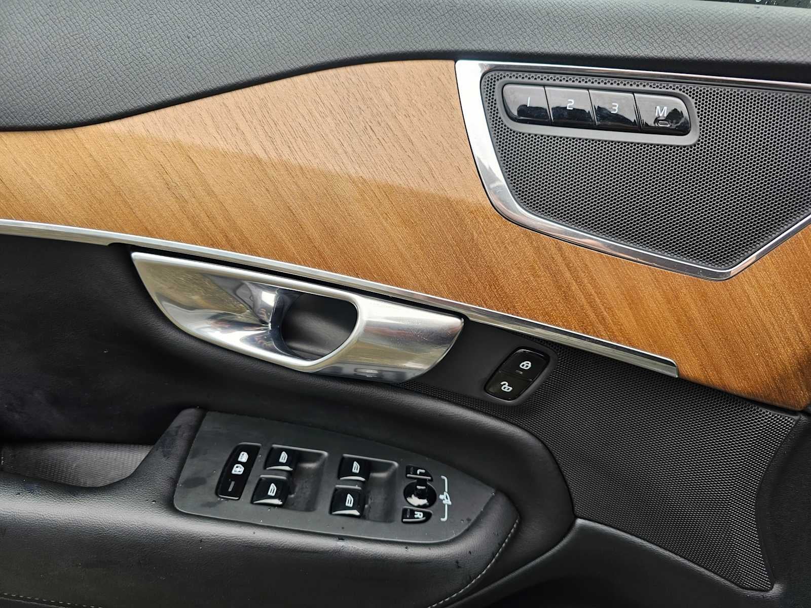 2023 Volvo XC90 Core