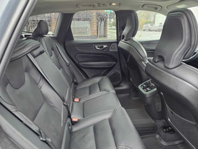 2023 Volvo XC60 Ultimate Bright Theme