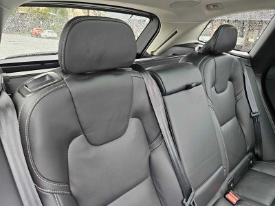 2023 Volvo XC60 Ultimate Bright Theme