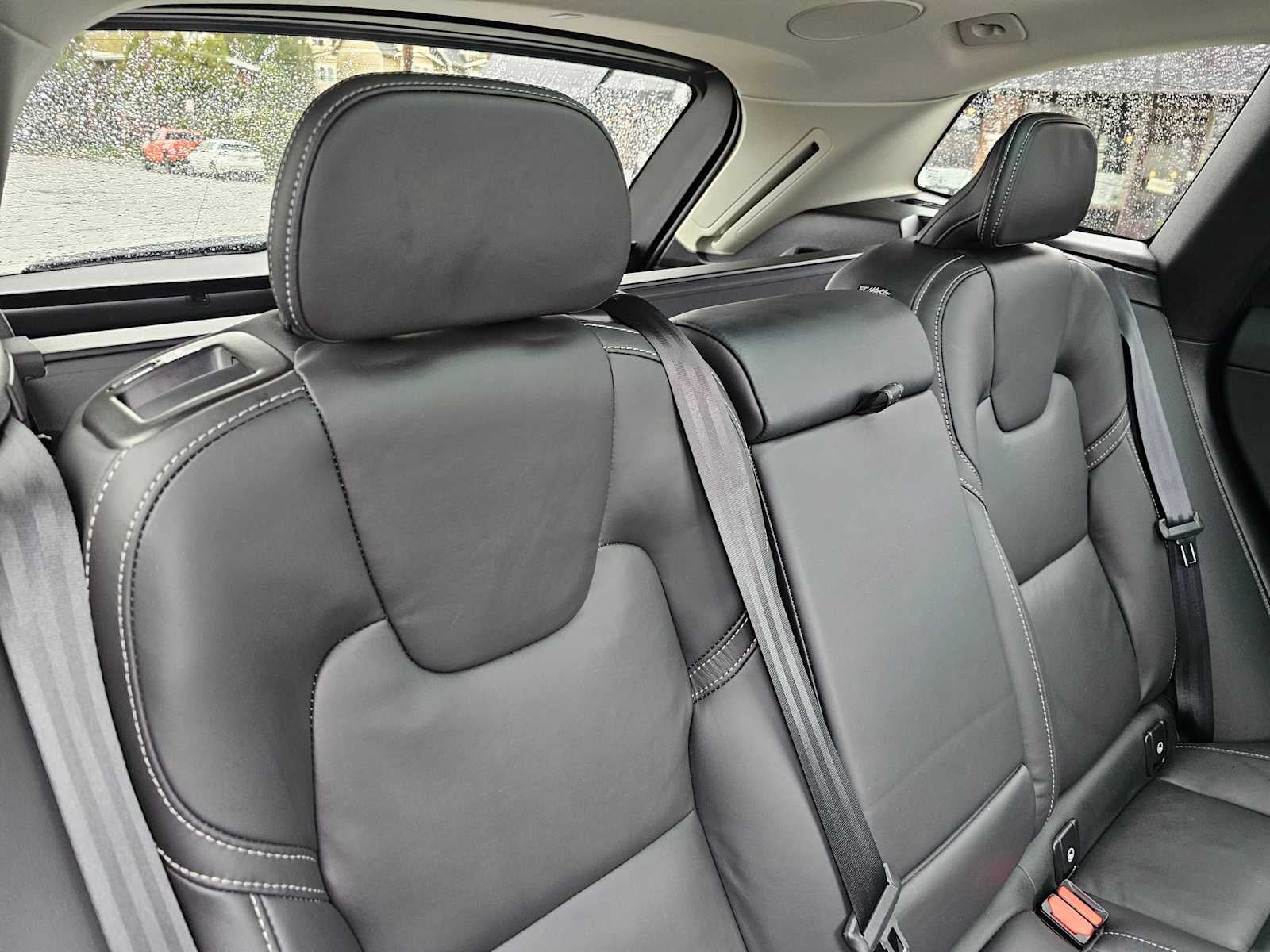 2023 Volvo XC60 Ultimate Bright Theme