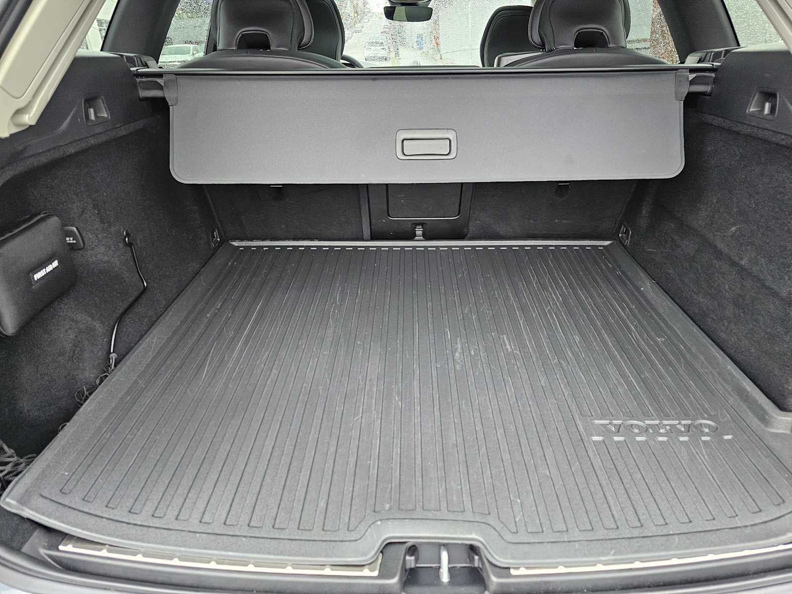 2023 Volvo XC60 Ultimate Bright Theme