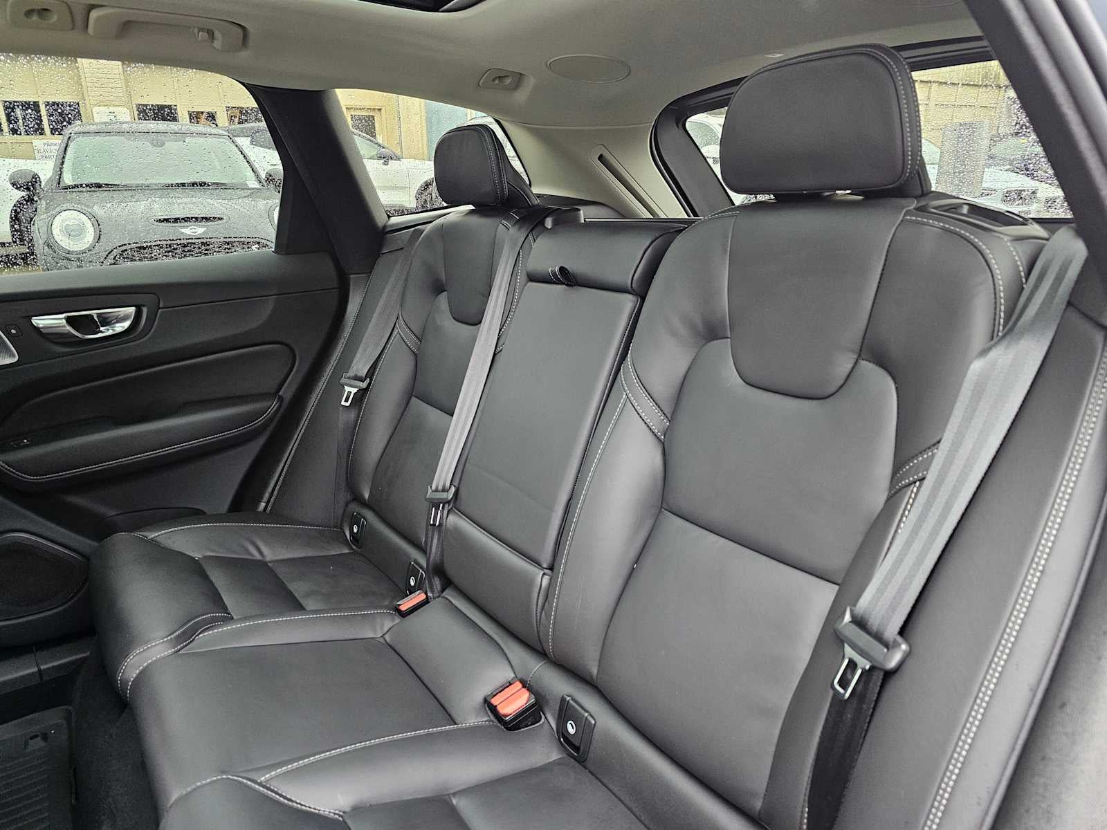 2023 Volvo XC60 Ultimate Bright Theme