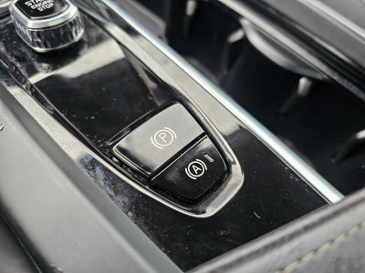 2023 Volvo XC60 Ultimate Bright Theme