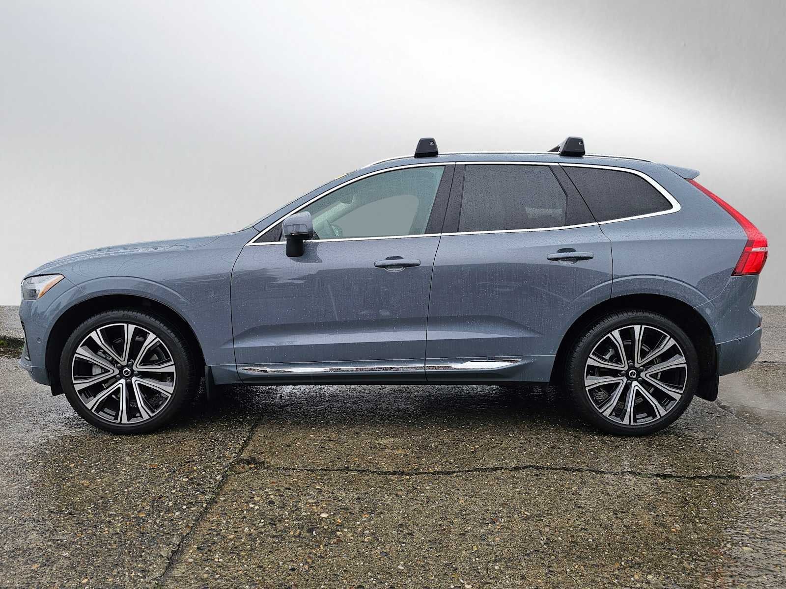 2023 Volvo XC60 Ultimate Bright Theme