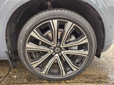 2023 Volvo XC60 Ultimate Bright Theme